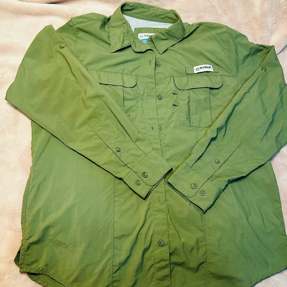 Magellan Outdoors Men's Olive Green Long-Sleeve Button-Down Performance Shirt